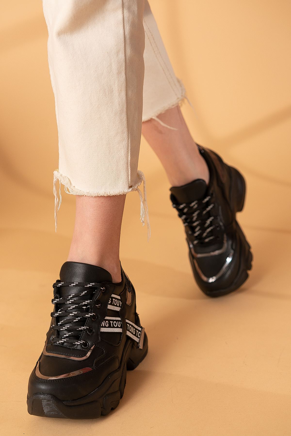 Tonega Siyah Cilt Spor Ayakkabı