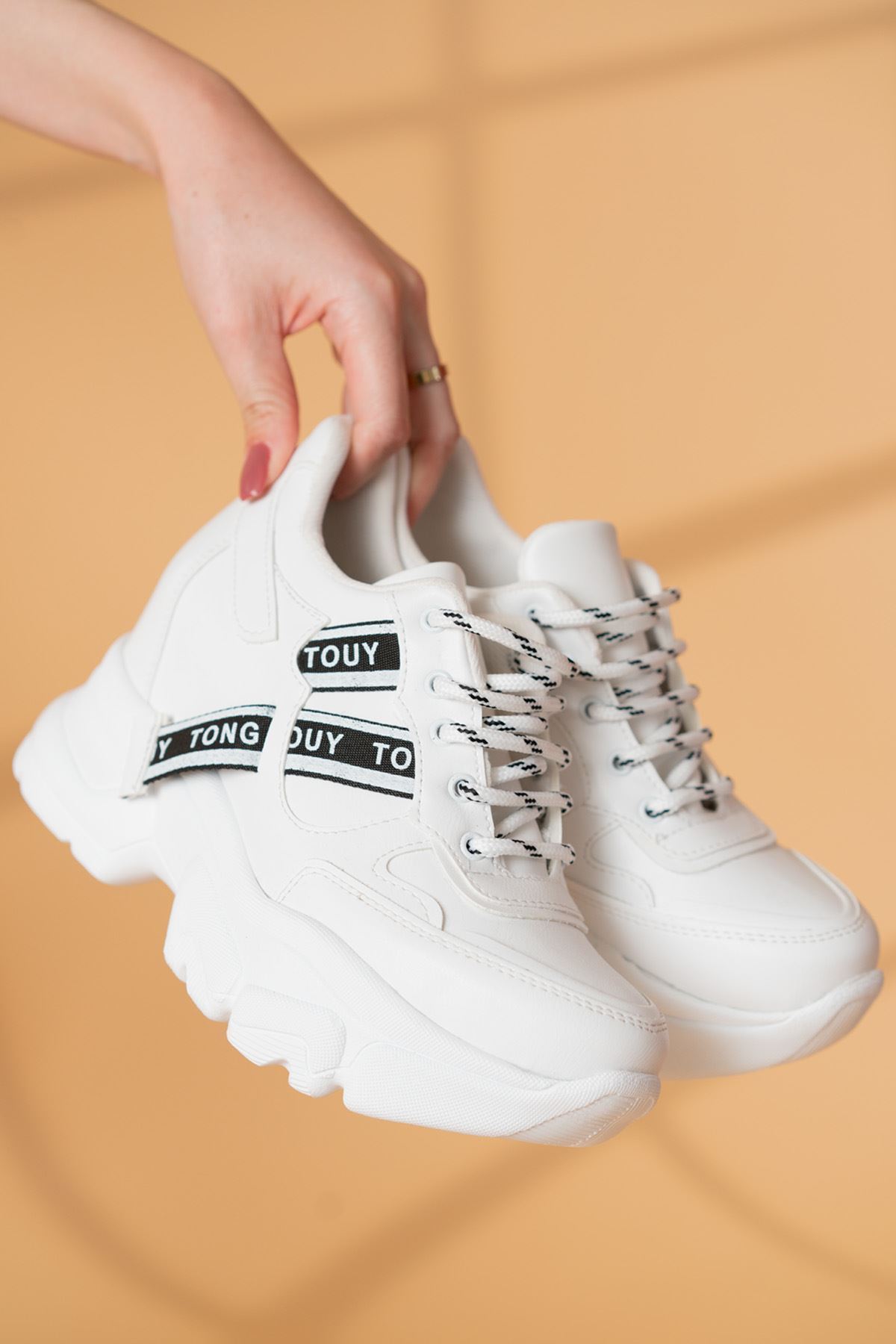 Reilo Beyaz Cilt Spor Ayakkabı