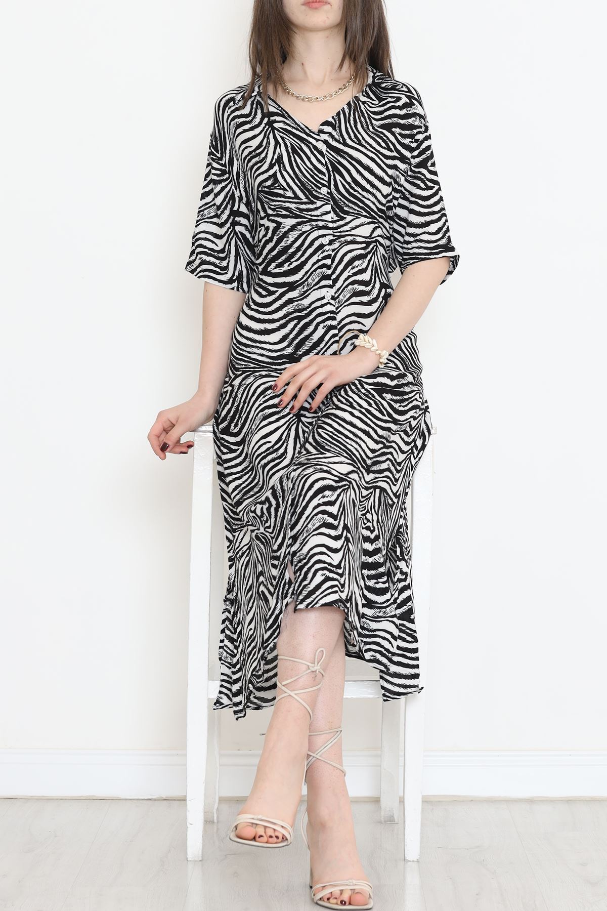 V Yaka Kemerli Elbise Siyah - 152339.701.