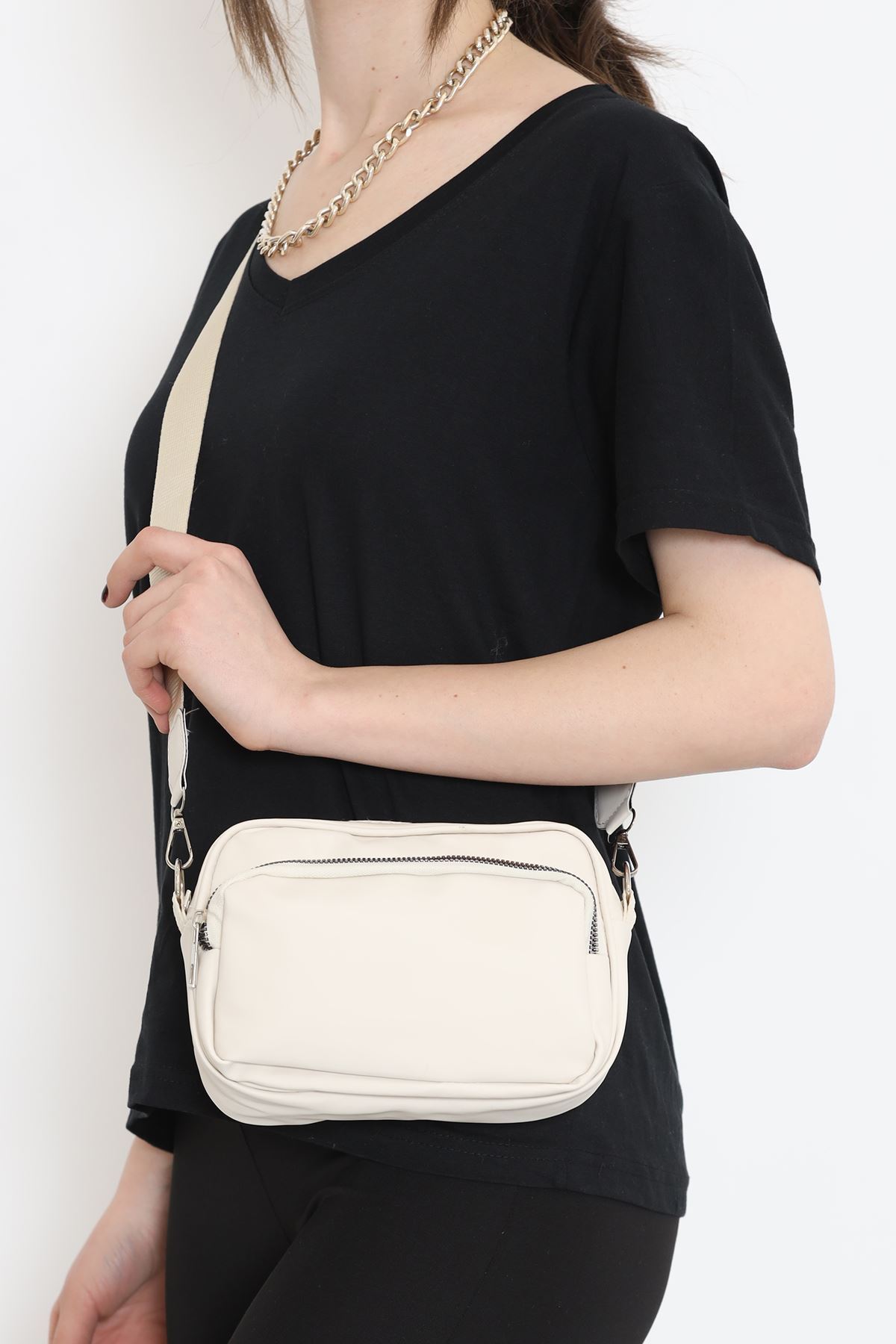 Önü Cepli Saten Çanta Bej - 17152.1624.