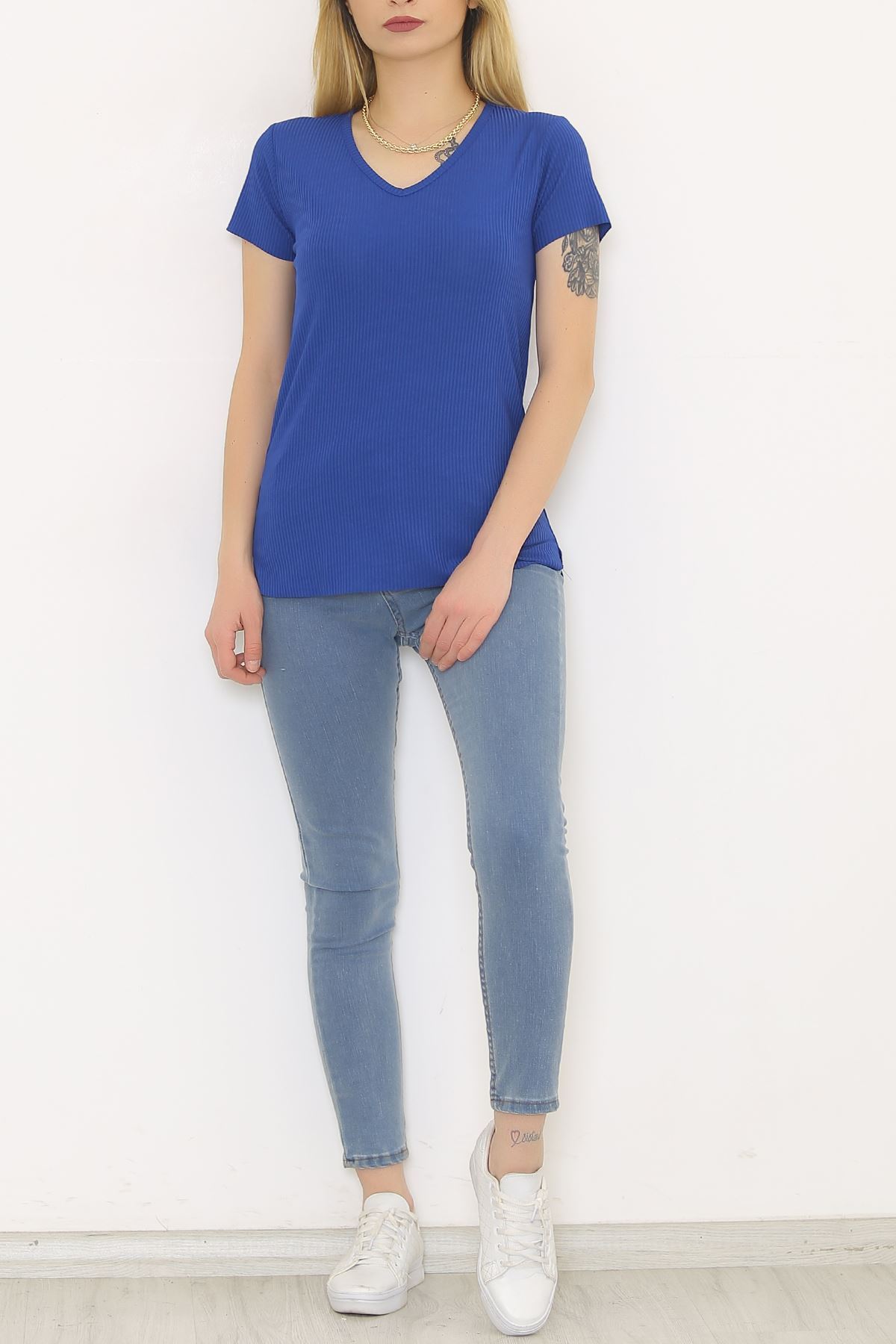 V Yaka Kaşkorse Tişört Saks - 1988.555.