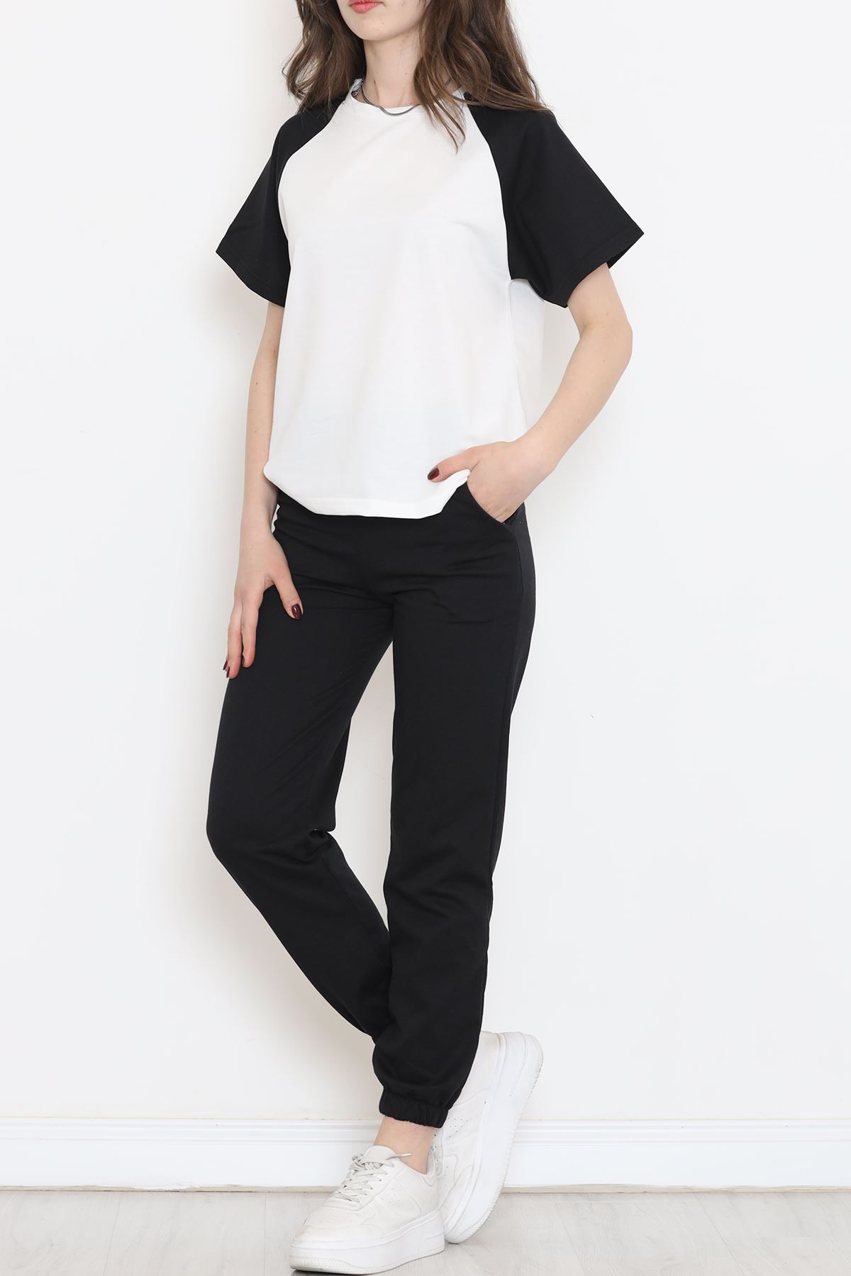 İki Renkli Eşofman Takımı Siyahbeyaz - 16606.5238.